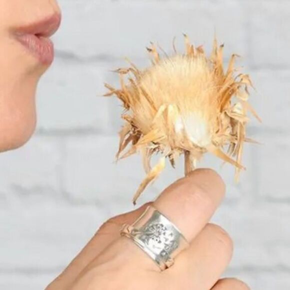 Luxury Vintage Boho Chic Flower Etched Rotating Garland Anxiety Mindfulness Ring - Picture 2 of 3